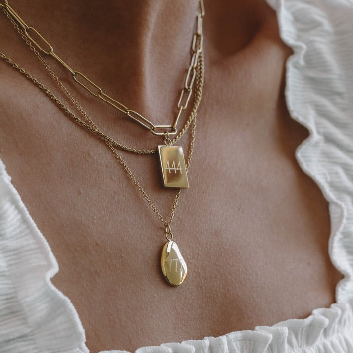 Médaillon Ovale Irrégulier W01